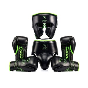 Nouvel ensemble de sparring de kickboxing super confortable en cuir véritable avec gants d'entraînement et protège-tête de protection professionnelle - Product Image 1