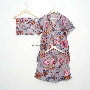 Hermoso y elegante conjunto de pijama corto de algodón hecho a mano en India, con estampado digital vintage, suave, para dormir, para mujer, primavera-verano - Product Image 5