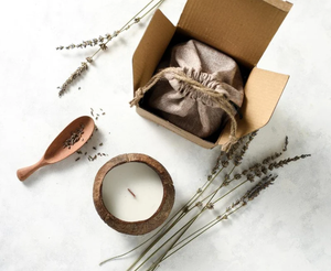 เทียนกะลามะพร้าวทำด้วยมือเป็นมิตรกับสิ่งแวดล้อม-ยั่งยืนเผาไหม้สะอาดเหมาะสำหรับเป็นของขวัญและการตกแต่ง-ดอกบัวสีน้ำเงินจากเวียดนาม - Product Image 2