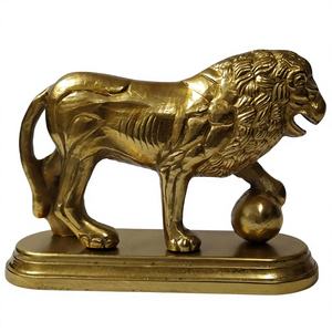 Estatua de León Dorado de Metal, Figura Decorativa - Product Image 1