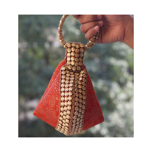 Bolso de mano Potli con cuentas blancas hechas a mano, diseño de diseñador, ideal para bodas, festivales y fiestas. - Product Image 2