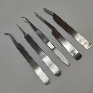 Pince à épiler ultra-légère pour extensions de cils professionnelles et manipulation de précision délicate avec étiquette personnalisée - Product Image 3