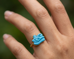 Bague artisanale en or 18 carats avec pavé de pierres précieuses turquoise et lapis-lazuli, motif œil d'Horus, cadeau unisexe bohème pour mariage, fiançailles, anniversaire - Product Image 5