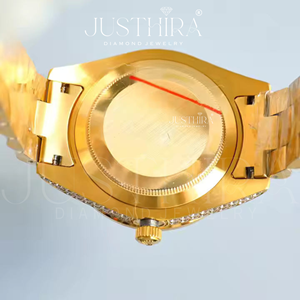 Reloj de cuarzo de lujo con diamantes de moissanita personalizados de diseño único, estilo hip hop, brillante, para hombre, disponible para la venta. - Product Image 5