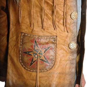 เสื้อแจ็คเก็ตคาวบอยทรงยาวบางแบบมีโลโก้ด้านหน้า สไตล์คาวบอย ผลิตตามสั่ง OEM ODM คุณภาพสูง ขายส่ง ส่งออกเสื้อผ้า - Product Image 4