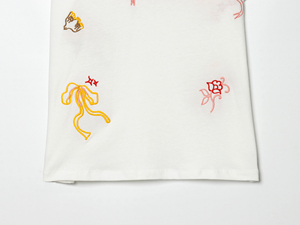 Camiseta Blanca de Manga Corta con Cuello Redondo y Bordado Floral para Mujer, Diseño Lindo, Corte Holgado, Primavera Verano, Top de Algodón Jersey - Product Image 3