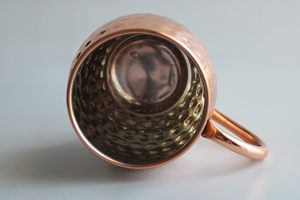 Taza Moscow Mule de 450 ml, Calidad Premium, Diseño Martillado en Cobre Puro, para Agua, Vino, Vodka, Bebidas, Fiestas - Product Image 4