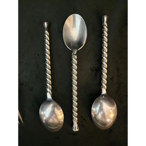 Juego de 5 Cucharas de Té de Acero Inoxidable con Mango Retorcido Clásico, Acabado Espejo de Alta Calidad, Resistentes al Óxido, para Bodas y Eventos - Product Image 3