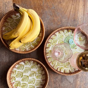Plateau de service rond en nacre et rotin, fait main, tressé, décoratif, fabriqué au Vietnam, à prix avantageux - Product Image 5