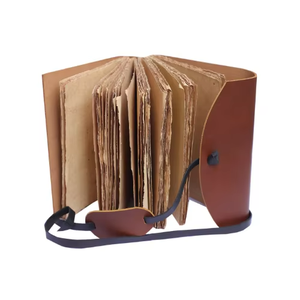 สมุดบันทึกหนังทำมือสไตล์วินเทจ ขอบฉีกแบบเด็คล กระดาษนุ่ม เย็บด้วยด้าย  ของขวัญปรับแต่งได้ สำหรับเขียน สะกดคำ และทำคาถา - Product Image 2