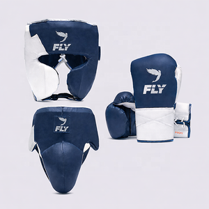 Ensemble de boxe personnalisé OEM ODM bicolore bleu et blanc avec gants de sparring professionnels à lacets et protections ajustables pour la tête et la zone inguinale MMA - Product Image 1