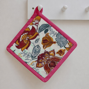Attractive Printed Design Soft and Durable 160 Gsm Oven Mitts Recycled Cotton Pot Holders for <b>Kitchen</b> Use Exporter in India. - Product Image 1