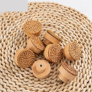 Poignées de porte en rotin de différents modèles, vente en gros, poignées de porte naturelles et autres accessoires de meubles - Product Image 4