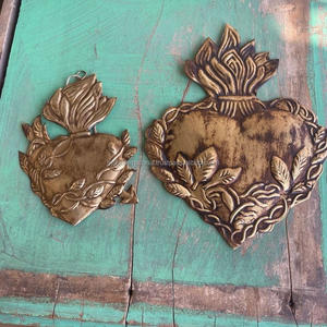 Miroir coeur sacré Milagros Coeur Milagro avec une croix, petit coeur flamboyant décoratif - Product Image 3