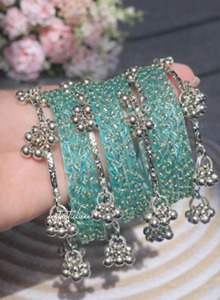 Bracelets joncs modernes en verre plaqué argent pour femmes – Élégants, tendance, empilables, écologiques, accessoires de mariage pour poignet - Product Image 4