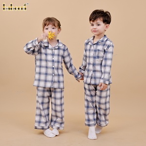 FS28 - Ensemble pyjama à carreaux pour filles - Product Image 1