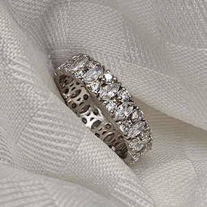 Anillo de Eternidad con Diamantes Cultivados en Laboratorio Certificados por IGI, Anillo de Boda Marquise de Diamantes Creados en Laboratorio en Oro Blanco de 18K Personalizado, Joyería para Mujer - Product Image 3