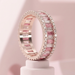 Anillo de Diamantes de Boda de Alta Gama, Multihilera, Rosa y Blanco, con Corte Baguette y Redondo Alternativo, de RAAMAA - Product Image 1