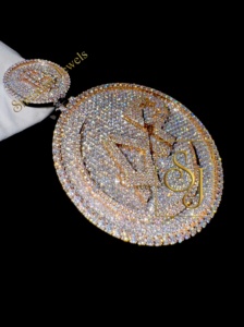 จี้ห้อยคอทรงวงกลมขนาดใหญ่ ชุบโรเดียม ประดับเพชรโมอิสซาไนต์ เงินแท้ 925 สำหรับทุกเพศ สไตล์ฮิปฮอป  รับสลักชื่อหรืออักษรย่อ  เหมาะสำหรับงานปาร์ตี้ - Product Image 4