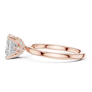 Bague solitaire en diamant de laboratoire taille émeraude 2 carats, sertie de griffes en forme de lotus sculpté, avec accents latéraux pavés, bijoux de mariée en or sur mesure - Product Image 5