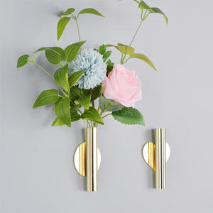 Vase mural magnétique en métal doré, pot floral de luxe, décoration intérieure moderne et minimaliste, centre de table de mariage - Product Image 6