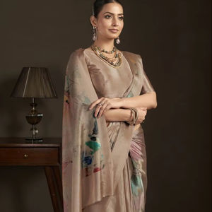 Sari de luxe prêt-à-porter avec chemisier cousu, en crêpe de soie à imprimé numérique floral, sari indien en gros en ligne - Product Image 1