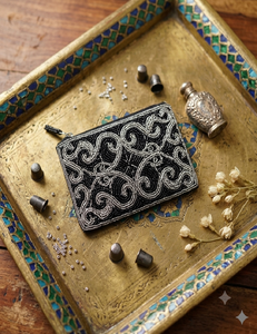 Monedero con Cuentas, Vintage, Hecho a Mano, con Cierre de Cremallera, Mini, Unisex, Patrón Negro y Plateado - Product Image 1