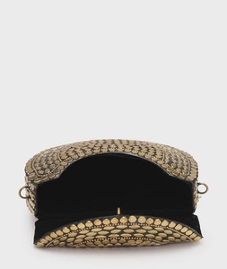 Elegante mini bolso clutch con adornos Kundan, ideal para bodas, fiestas y eventos elegantes. - Product Image 1