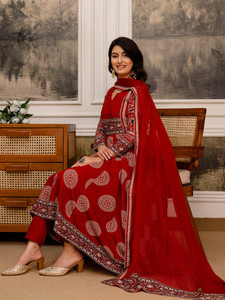 Ensemble Anarkali rouge imprimé numérique pour femme avec dupatta, en rayonne traditionnelle, longueur cheville, séchage rapide, tenue ethnique Inde Pakistan pour mariage - Product Image 5