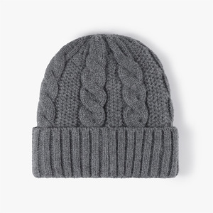Bonnet tricoté d'hiver RTS pour femme, idéal pour la plage et les voyages, 100 % polyester, vente en gros d'usine, bonnet épais torsadé en maille torsadée - Product Image 4