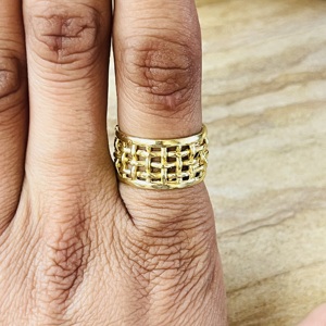 Bague élégante en laiton au design bohème, motif tressé, pour femme, plaqué or 18 carats, maille géométrique creuse, bague statement, vente en gros - Product Image 3