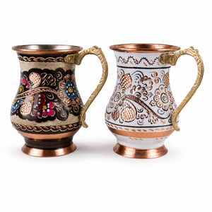 Juego de Tazas de Café de Cobre Puro Hechas a Mano con Asa de Latón, Diseño Floral Esmaltado en Blanco y Negro, Taza de Agua/Té de 350 ml, Taza de Regalo Vintage - Product Image 1