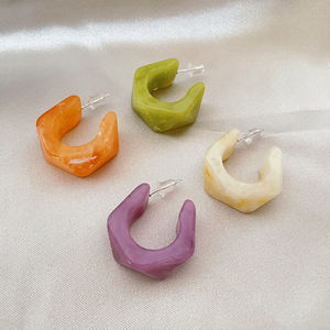 Pendientes de aro de resina modernos y gruesos, pendientes de aro abiertos con colores llamativos, pendientes geométricos de acrílico, artesanía retro de resina. - Product Image 5
