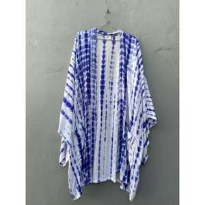 Kimono Largo de Playa Elegante de Primera Calidad, Hecho a Mano con Técnica Tie Dye, Mangas Tres Cuartos, 100% Algodón, Secado Rápido y Transpirable - Product Image 1