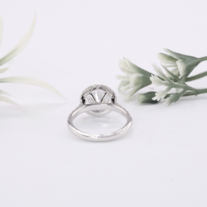 Anillo de Compromiso Clásico de Oro Blanco con Diamante Cultivado en Laboratorio de Corte Redondo, Banda con Micropavé, Joyería Fina, Regalo de Boda para Mujer - Product Image 3