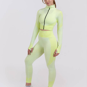 Conjunto de Yoga de 2 Piezas para Mujer de Alta Calidad, con Logotipo Personalizado Impreso, Sólido, Elástico, Transpirable, de Secado Rápido y Antibacteriano - Product Image 4