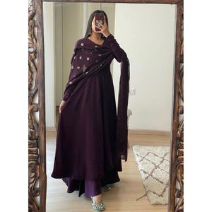 FAUX GEORGETTE EN SECUENCIA TRABAJO KURTI CON DUPATTA VINO COSTADO COMPLETO - Product Image 1