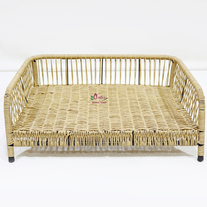 Cama para Perro Artex de Ratán, Rectangular, Elevada, Diseño Minimalista para Interiores, Hecha a Mano en Vietnam, Cama Sostenible para Mascotas - Product Image 5