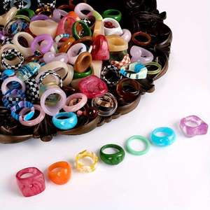 Support de bague en acrylique sculpté sur mesure, décoration artistique pour l'affichage de bijoux de mariage traditionnel et de fêtes - Product Image 1