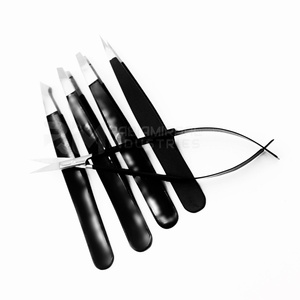 Producto de Primera Categoría RMI, Juego de Pinzas para Cejas de Acero Inoxidable con 4 Puntas Diferentes, Punta Plateada, Recubrimiento en Polvo Negro - Product Image 1