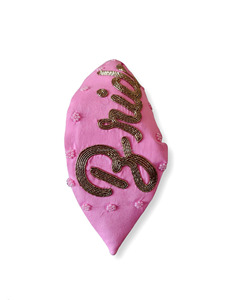 Bandeau large rembourré en tissu blanc pour bébés filles, personnalisé avec perles et broderie dorée, accessoire pour cheveux, idéal pour cadeau de baby shower - Product Image 5