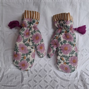 Ensemble de maniques de four et de protège-plats matelassés imprimés 100 % coton, résistants à la chaleur, respirants, écologiques, durables et adaptés au four pour un usage domestique quotidien - Product Image 3