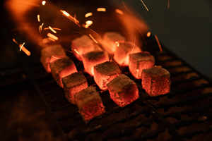 Charbon de bois naturel de haute qualité du Vietnam pour chicha, briquettes noires naturelles en vente - Product Image 6