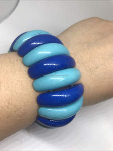 High Quality Customized Women's Handcrafted Resin Fashion Bracelet Color-Strand Model From India - Product Image 4