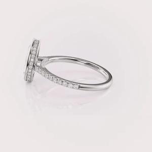 Bague de luxe pour femme en argent sterling 925 massif plaqué rhodium, sertie d'un diamant de laboratoire taille poire et d'un pavé, avec monture closée - Product Image 4