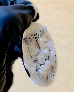 จี้เพชรโมอิสซาไนต์แท้ 6 เม็ด เงินแท้ 925 ชุบทอง ผ่านการทดสอบ พร้อมสลักอักษรตามสั่ง สำหรับงานปาร์ตี้ของผู้ชาย - Product Image 2