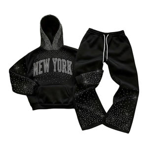 Sudadera con capucha corta con cremallera de felpa 100% algodón negra personalizada, adornos de pedrería, corte holgado oversize, acabado lavado ácido - Product Image 1