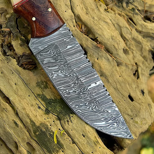 Cuchillo de desollar de grado industrial Damascus con mango de madera de palisandro, hoja recta de punta caída, personalizable OEM/ODM - Product Image 3