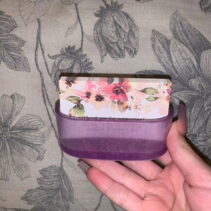 Organizador de Tarjetas de Visita Cuadrado de Resina Hecho a Mano con Diseño Tallado, Decoración Moderna para Escritorio de Tradebyd - Product Image 1
