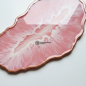 Plateau en résine rose poudré de luxe avec bordure dorée métallique |   Plateau décoratif design de luxe en résine rose blush - Product Image 4